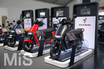 08.09.2021, Messe Mnchen IAA Mobility 2021 in Mnchen im Messegelnde Riem. Fahrrder gehren auch zur Mobility der Zukunft. Hier Motorroller mit E-Antrieb von der Firma Segway.