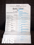 09.09.2021, Stimmzettel und Briefwahlunterlagen zur Bundestagswahl. Aufgeklappter Stimmzettel mit Aufdruck ?Sie haben 2 Stimmen? und bersicht der ersten sieben Parteien.