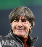 11.11..2021, Fussball WM-Qualifikation 2021/22 Gruppe J, Deutschland - Lichtenstein, in der Volkswagen Arena Wolfsburg.  Ex-Bundestrainer Jochachim Löw wird verabschiedet. 
