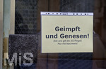12.11.2021,  Mindelheim, vor einem Lokal: Schild Zutritt nur 