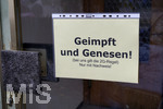 12.11.2021,  Mindelheim, vor einem Lokal: Schild Zutritt nur 