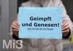 12.11.2021,  Mindelheim, vor einem Lokal: Schild Zutritt nur 