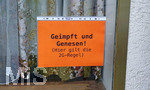 12.11.2021,  Mindelheim, vor einem Lokal: Schild Zutritt nur 