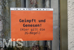 12.11.2021,  Mindelheim, vor einem Lokal: Schild Zutritt nur 