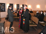 14.11.2021, Gottesdienst zur Einfhrung Pfarrerin Dr. Tatjana K. Schntgen, Pfarrer Arne Schntgen, Evangelische Erlserkirche Bad Wrishofen. Pfarrer Andreas Hartmann (li, Katholisch St. Justina) 

