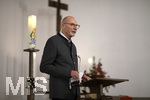 14.11.2021, Gottesdienst zur Einfhrung Pfarrerin Dr. Tatjana K. Schntgen, Pfarrer Arne Schntgen, Evangelische Erlserkirche Bad Wrishofen. Manfred Gittel (Vertrauensmann des KV) bei der Abschlussrede.
