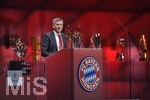 25.11.2021, Fussball 1. Bundesliga 2021/2022,  FC Bayern München, Jahreshauptversammlung 2021 im AUDI-Dome München, 
Präsident Herbert Hainer (FC Bayern) bei seiner Rede,   
 