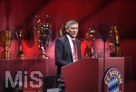 25.11.2021, Fussball 1. Bundesliga 2021/2022,  FC Bayern München, Jahreshauptversammlung 2021 im AUDI-Dome München,  Präsident Herbert Hainer (FC Bayern) am Rednerpult. 