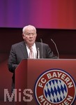 25.11.2021, Fussball 1. Bundesliga 2021/2022,  FC Bayern München, Jahreshauptversammlung 2021 im AUDI-Dome München,  Walter Mennekes (2.Vizepräsident) am Rednerpult. 
