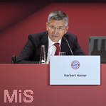 25.11.2021, Fussball 1. Bundesliga 2021/2022,  FC Bayern München, Jahreshauptversammlung 2021 im AUDI-Dome München,   Präsident Herbert Hainer (FC Bayern)  
