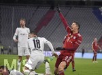 07.01.2022, Fussball 1. Bundesliga 2021/2022, 18. Spieltag, FC Bayern München - Borussia Mönchengladbach, in der Allianz-Arena München. Robert Lewandowski (FC Bayern München) ärgert sich.