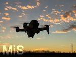 10.01.2022, Luftbildfotografie,  Bad Wörishofen, Multikopter von DJI schwebt in der Luft, die Racing-Drohne FPV von DJI,  ein neues Model aus 2021. 