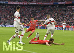 08.05.2022, Fussball 1. Bundesliga 2021/2022, 33. Spieltag, FC Bayern München - VfB Stuttgart, in der Allianz-Arena München. Robert Lewandowski (FC Bayern München) zieht ab,