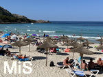 01.06.2022, Beliebtes Reiseziel der Deutschen, Mallorca. Auf der Baleareninsel tobt wieder das Touristische Leben, hier in Cala Ratjada ist der Strand Cala Agulla gut besucht.