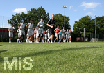 11.06.2022, Fussball 2. Bundesliga 2022/2023, Trainingsauftakt FC St. Pauli, auf dem Trainingsgelnde in der Kollaustrae Hamburg. Laufeinheit