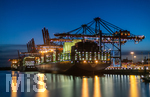 12.06.2022, Hamburg, Seehafen Hamburger Hafen. das Containerschiff HMM NURI (Liberia) liegt am Container Terminal Burchardkai im Waltershofer Hafen