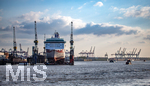 12.06.2022, Hamburg, Seehafen Hamburger Hafen. das britische Kreuzfahrtschiff AURORA liegt im Dock 11 der Schiffswerft Blohm + Voss für Wartungsarbeiten