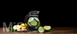 21.06.2022, Gesundheit / erfrischendes Sommergetränk : Gurken-Zitronen-Wasser