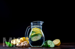 21.06.2022, Gesundheit / erfrischendes Sommergetränk : Gurken-Zitronen-Wasser