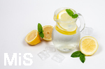 21.06.2022, Gesundheit / erfrischendes Sommergetränk : Wasser und Zitrone