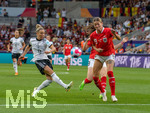 21.07.2022, Fussball Frauen-Europameisterschaft 2022 in England, Viertelfinale, Deutschland - Österreich in Brentford (England). li: Svenja Huth 9 (Germany) und Verena Hanshaw (19 Österreich) 