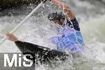 27.07.2022, Kanu-Slalom Weltmeisterschaften 2022 in Augsburg, Eiskanal, Olympiapark, Kanu Männer Team-Wettbewerb Finale,  Ryan Westley (Großbritannien)