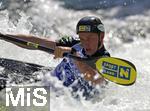 28.07.2022, Kanu-Slalom Weltmeisterschaften 2022 in Augsburg, Eiskanal, Olympiapark, Kajak Einer Mnner 2.Vorlauf, Paul Preisl (sterreich)