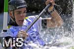 28.07.2022, Kanu-Slalom Weltmeisterschaften 2022 in Augsburg, Eiskanal, Olympiapark, Kajak Einer Mnner 2.Vorlauf, Ritvars Celmins (Litauen)