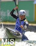 28.07.2022, Kanu-Slalom Weltmeisterschaften 2022 in Augsburg, Eiskanal, Olympiapark, Kajak Einer Frauen,  Romane Prigent (Frankreich) 