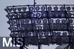 10.08.2022, European Championchips Mnchen 2022,  Europische Mehrsportveanstaltung im Olympiapark Mnchen,  Die Flutlichtmasten im Olympiastadion sind neuerdings mit LED-Lampen ausgestattet. Fr illumination in vrschiedenen Farben.