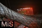 17.08.2022, European Championchips München 2022, Leichtathletik im Olympiastadion München,  Die Flutlichtmasten im Olympiastadion wurden mit modernen LED-Strahlern ausgestattet, jetzt sind viele verschiedene Farbkombinationen möglich.