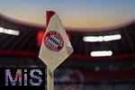 30.09.2022, Fussball 1. Bundesliga 2022/2023, 08.Spieltag, FC Bayern Mnchen - Bayer Leverkusen, in der Allianz-Arena Mnchen.  Eckfahne mit FC Bayern-Logo


