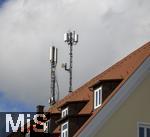 11.11.2022, Arbeiten an der LTE-5G-Antenne auf dem Mindelheimer Postgebude. Die 5G-Funksendeanlage Anlage von der Firma HUAWEI versorgt die Mindelheimer Innenstadt mit 5G-schneller Mobilfunkgeschwindigkeit. 