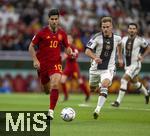 27.11.2022, Fussball Weltmeisterschaft 2022 in Katar, Vorrunde, 2.Spieltag, Spanien - Deutschland, Al-Bayt Stadium (Al-Khor), v.li: Marco Asensio (Spanien) gegen Josua Kimmich (Deutschland) 