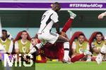 27.11.2022, Fussball Weltmeisterschaft 2022 in Katar, Vorrunde, 2.Spieltag, Spanien - Deutschland, Al-Bayt Stadium (Al-Khor), Antonio Rüdiger (Deutschland) gegen Ferran Torres (Spanien) 