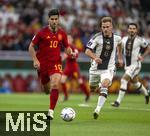 27.11.2022, Fussball Weltmeisterschaft 2022 in Katar, Vorrunde, 2.Spieltag, Spanien - Deutschland, Al-Bayt Stadium (Al-Khor), v.li: Marco Asensio (Spanien) gegen Josua Kimmich (Deutschland) 