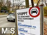 14.11.2022, Informationsveranstaltung zum Dieselfahrverbot München wird auf dem Plakat der CSU angekündigt. Ab dem 1. Februar 2023 dürfen in der Münchner Innenstadt keine Dieselautos mehr fahren. Autos mit der EU-Abgasnorm 4 oder niedriger sind nicht mehr in die City und auf dem Mittleren Ring erwünscht. 