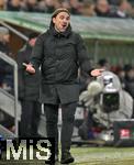 25.01.2023, Fussball 1. Bundesliga 2022/2023, 17.Spieltag, FC Augsburg - Borussia Mönchengladbach, in der WWK-Arena Augsburg,Trainer Daniel Farke (Borussia Mönchengladbach) ist unzufrieden.  