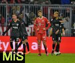 28.01.2023, Fussball 1. Bundesliga 2022/2023, 18.Spieltag, FC Bayern Mnchen - Eintracht Frankfurt, in der Allianz-Arena Mnchen. Josip Stanisic (Bayern Mnchen) ist unzufrieden.     

