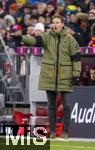 26.02.2023, Fussball 1. Bundesliga 2022/2023, 22.Spieltag, FC Bayern München - 1.FC Union Berlin, in der Allianz-Arena München.  Trainer Julian Nagelsmann (FC Bayern München) am Spielfeldrand.
