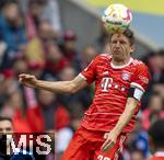 13.05.2023, Fussball 1. Bundesliga 2022/2023, 32.Spieltag, FC Bayern München - Schalke 04, in der Allianz-Arena München.  Thomas Müller (FC Bayern München) Kopfball mit voller Kraft.