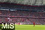 13.05.2023, Fussball 1. Bundesliga 2022/2023, 32.Spieltag, FC Bayern München - Schalke 04, in der Allianz-Arena München.  Südtribüne mit den Ultras im unteren Block. 