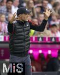 20.05.2023, Fussball 1. Bundesliga 2022/2023, 33.Spieltag, FC Bayern München - RB Leipzig, in der Allianz-Arena München.  Trainer Thomas Tuchel (FC Bayern München) unzufrieden an der Seitenlinie.