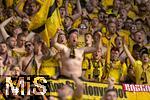 21.05.2023, Fussball 1. Bundesliga 2022/2023, 33.Spieltag, FC Augsburg - Borussia Dortmund, in der WWK-Arena Augsburg,  Die Dortmunder Fans jubeln.