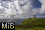 31.08.2023, Irland Land und Leute, Cliffs of Moher, Weltbekannte Steilklippen an der Westküste der Insel. OÕBrienÕs Tower, mit Ausblick auf den Nordpazifischen Ozean.