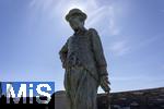 02.09.2023, Irland Land und Leute, Roadtrip am Ring of Kerry, der Kstenstrasse am Atlantik entlang im County Kerry.   Waterville Beach, Charlie Chaplin Statue