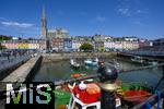 04.09.2023, Irland Land und Leute, Cobh ist eine Hafenstadt im County Cork im Sden der Republik Irland. Von 1849 bis 1920 hie die Stadt Queenstown. Cobh ist ein Ausflugsort fr Besucher aus Cork City und die Passagiere vieler Kreuzfahrtschiffe, die im Hafen festmachen. berragt wird der Ort von der hoch am Hang gelegenen neugotischen St.-Colman-Kathedrale, Sitz der rmisch-katholischen Dizese Cloyne.  