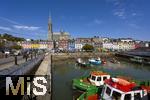 04.09.2023, Irland Land und Leute, Cobh ist eine Hafenstadt im County Cork im Sden der Republik Irland. Von 1849 bis 1920 hie die Stadt Queenstown. Cobh ist ein Ausflugsort fr Besucher aus Cork City und die Passagiere vieler Kreuzfahrtschiffe, die im Hafen festmachen. berragt wird der Ort von der hoch am Hang gelegenen neugotischen St.-Colman-Kathedrale, Sitz der rmisch-katholischen Dizese Cloyne.  