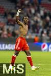 20.09.2023,  Fussball UEFA Championsleague 2023/2024: 1.Spieltag Vorrunde,  FC Bayern Mnchen - Manchester United, in der Allianz-Arena Mnchen. Mathys Tel (Bayern Mnchen) mit nacktem Oberkrper beim Jubeln.

