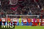 20.09.2023,  Fussball UEFA Championsleague 2023/2024: 1.Spieltag Vorrunde,  FC Bayern Mnchen - Manchester United, in der Allianz-Arena Mnchen. Die Bayern Spieler feiern mit den Fans in der Kurve

